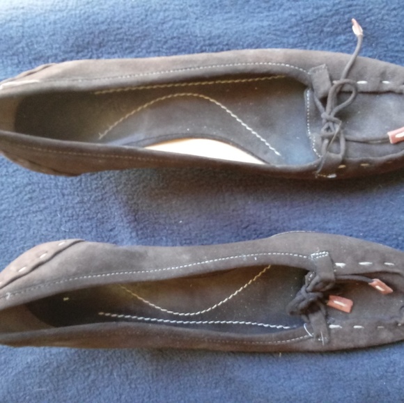 Vintage Kate Spade New York Brown Suede Pumps. - Picture 9 of 9